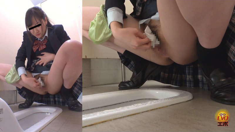 公衆トイレ覗き見 勢いがすごい女子校生のキレイな尿軸