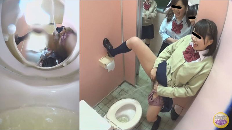 放課後の女子校トイレはJKたちの遊び場！？悪ノリ放尿で大はしゃぎ！
