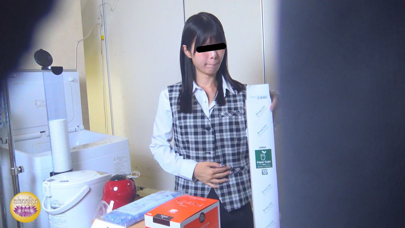 便秘OLが給湯室横のトイレで大放屁しながらウンチ→丸聞こえだったw